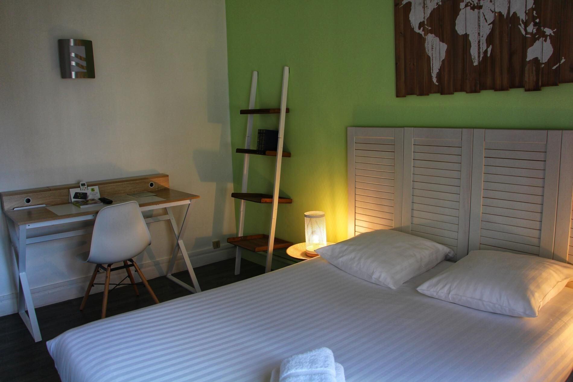 Logis Hotel Du Cirque Troyes Centre Historique エクステリア 写真