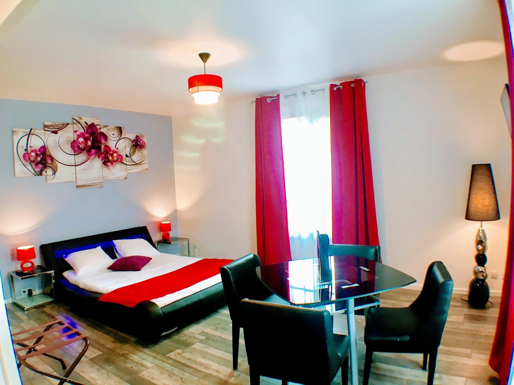 Logis Hotel Du Cirque Troyes Centre Historique エクステリア 写真